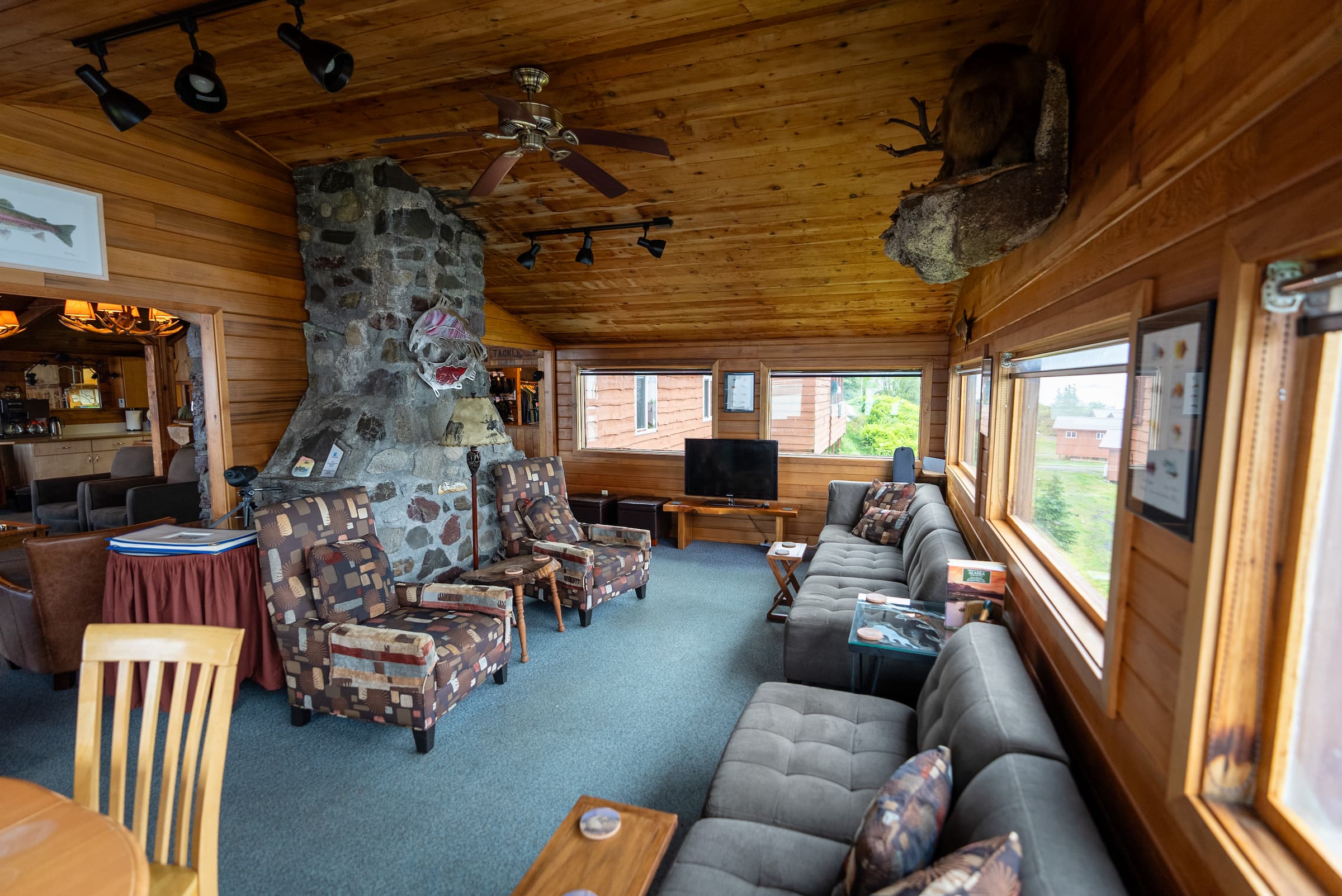 Alaska Lodge with Starlink Wifi