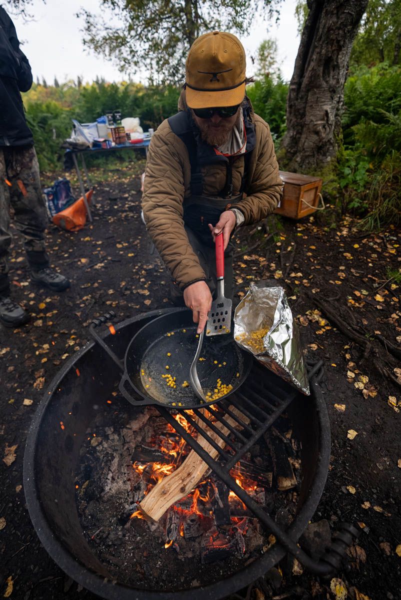 Preparing Shorelunch Entre